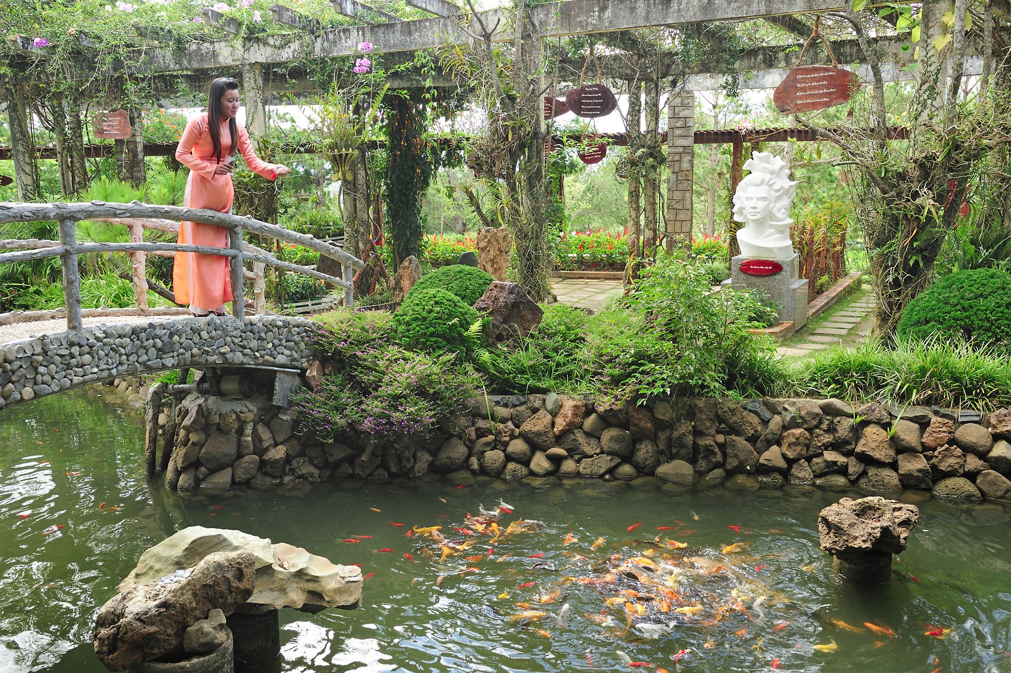 Vườn thơ Hàn Mạc Tử